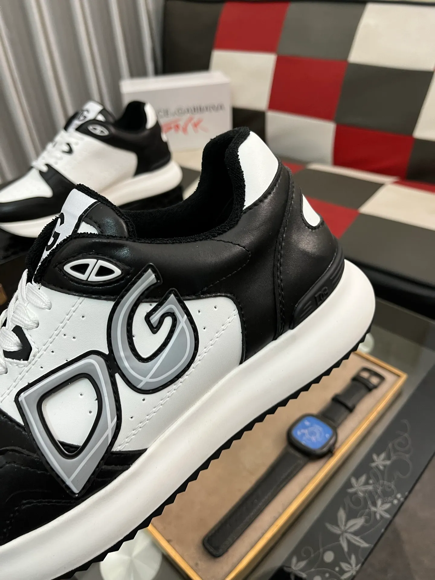 Men's men's shoes💰500⌚️⌚️New Dolce & Gabbana/top original DG heavy industry series, new casual fashion shoes👟Simple and elegant style, fashionable and exclusive👑Fashionable and generous. Upper: Original first-layer calfskin, comfortable sheepskin lining. Original special electroplated combination outsole, exquisite and luxurious, super A level! Compared with the genuine product at the counter, the version is no worse at all💕Size: 38-46